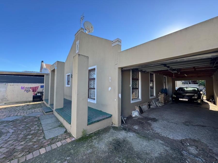5 Bedroom Property for Sale in Forest Village Western Cape